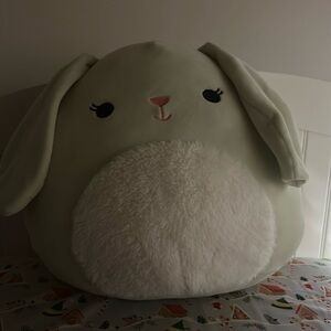 medium size squishmelllow, super soft and comfy